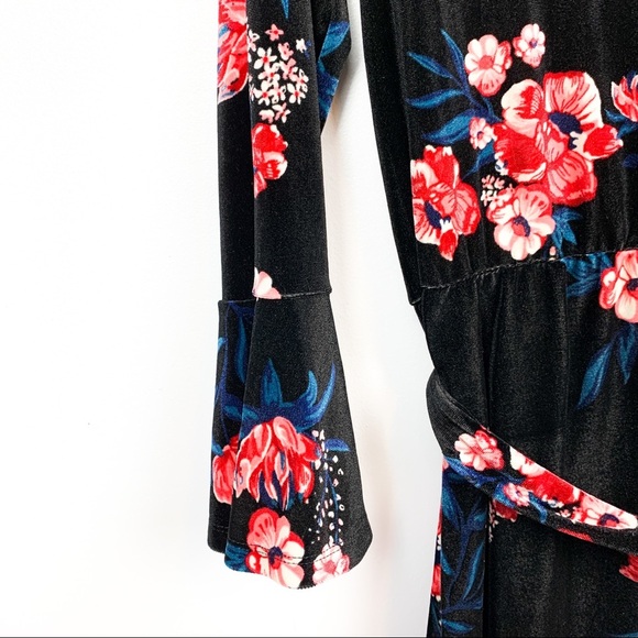 H&M Long Sleeve Floral Velvet Dress w/ Waist Belt - Picture 8 of 11